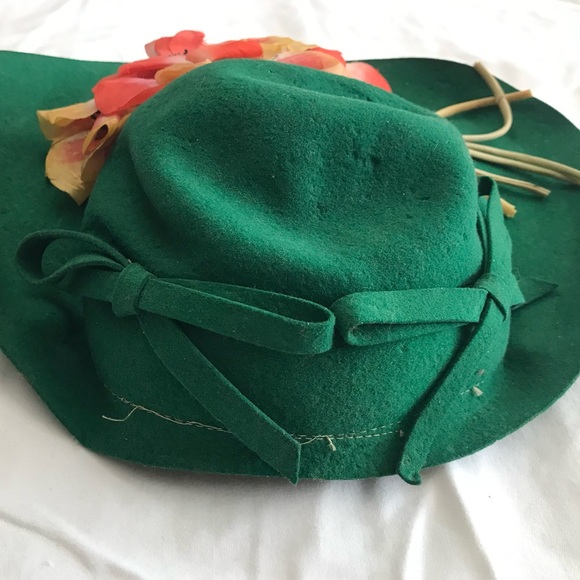 Vintage 40s Turned Up Green Tilt Hat with Flowers - Picture 5 of 8